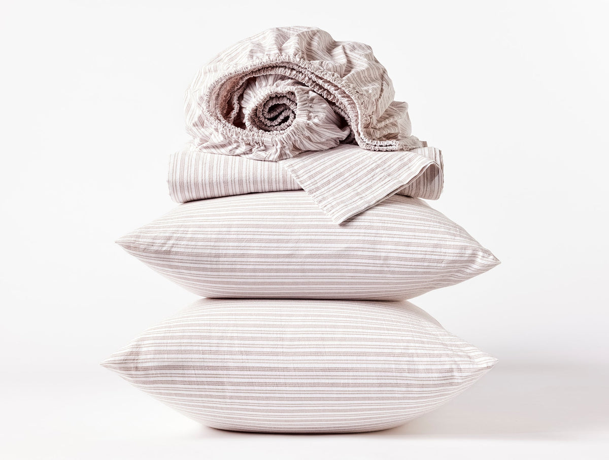Coyuchi Standard Queen Pillowcase Set Hazel w Sedona Organic Crinkled Percale Sheet Set