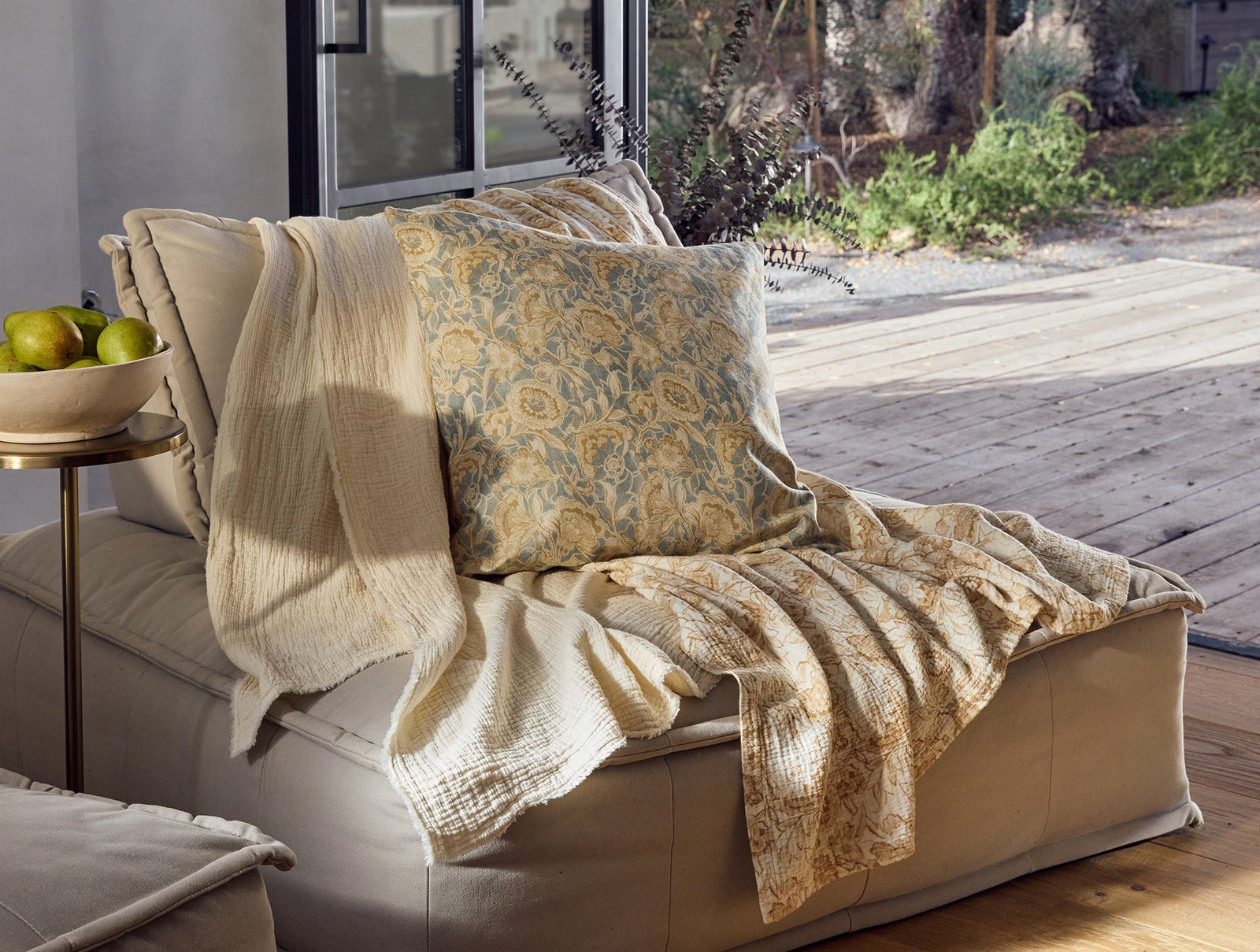Coyuchi Balboa Organic Matelasse Print Throw