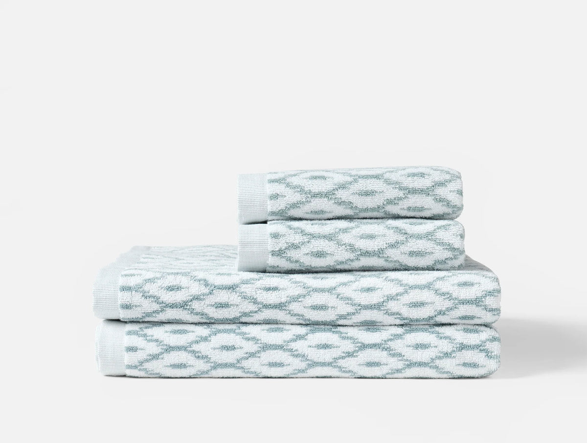 Coyuchi Minimalist Set of 4 Alpine White Pacific Blue Stinson Organic Towels