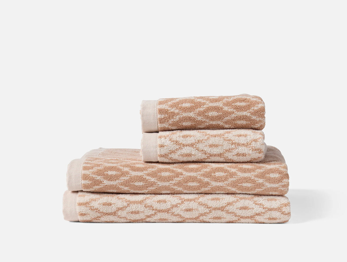 Coyuchi Minimalist Set of 4 Cream Biscotti Stinson Organic Towels