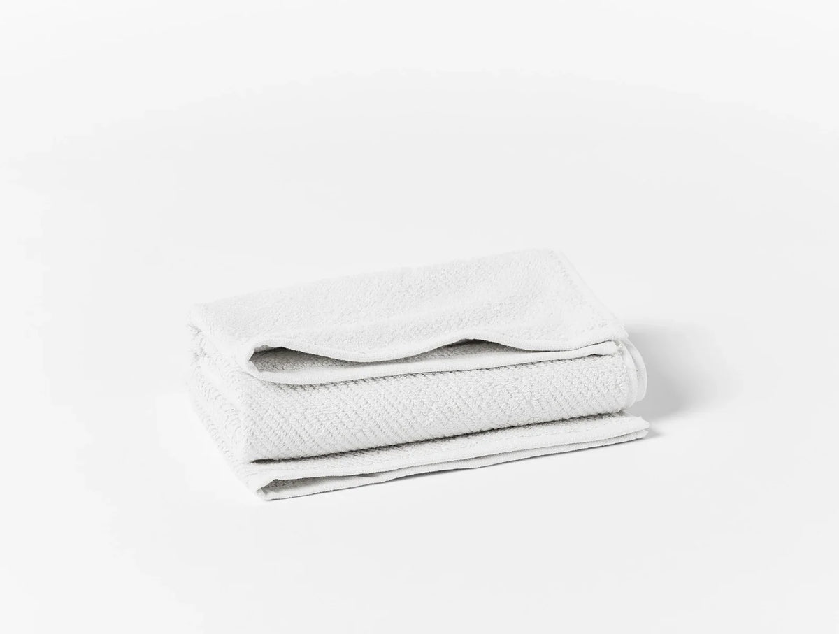 Coyuchi Bath Towel Alpine White Air Weight Organic Towels &amp; Bath Mats