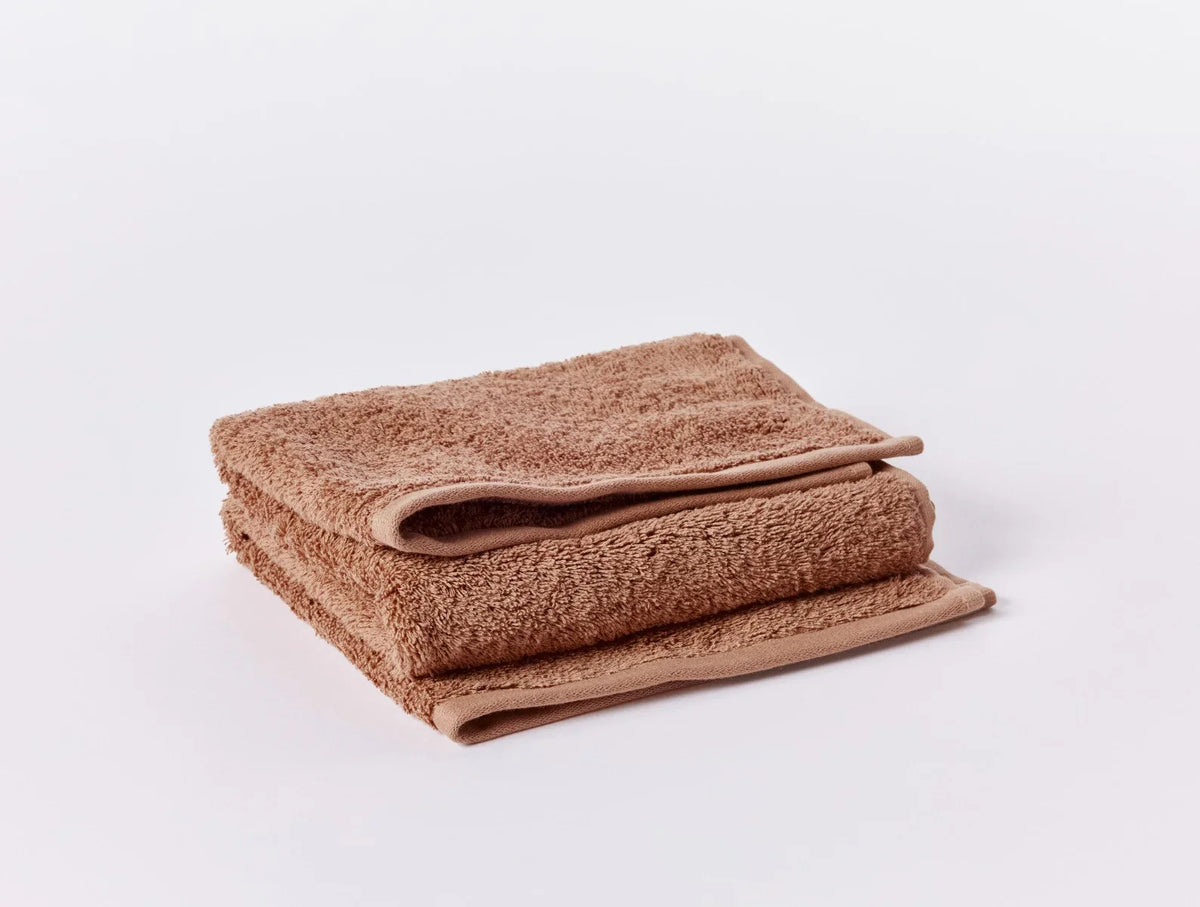 Coyuchi Hand Towel Praline Cloud Loom Organic Towels &amp; Bath Mat
